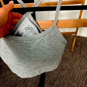 ALO YOGA ALO soft gratitude bra heather grey XS/S
Nearly perfect condition!